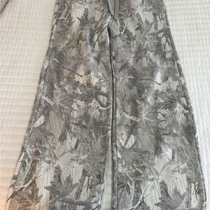 Hollister Gray Leaf Print Sweatpants